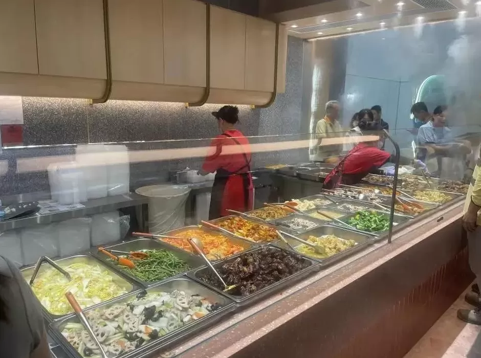 “贫民饭”亮相香港，港人怒骂：“堕落”-第22张图片-