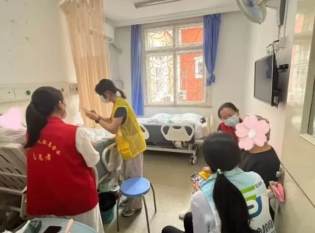 青春有Young｜在安宁疗护病房，我们握住奶奶温暖的手-第5张图片-