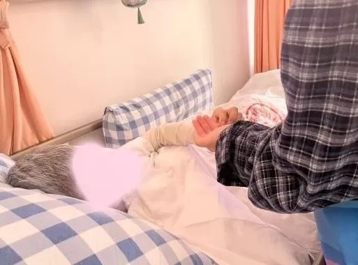 青春有Young｜在安宁疗护病房，我们握住奶奶温暖的手-第7张图片-