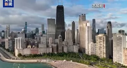 执法人员从“黑鹰”直升机滑降后破门而入，不分男女老少用扎带捆束手腕，美国芝加哥“沦为战区”-第3张图片-