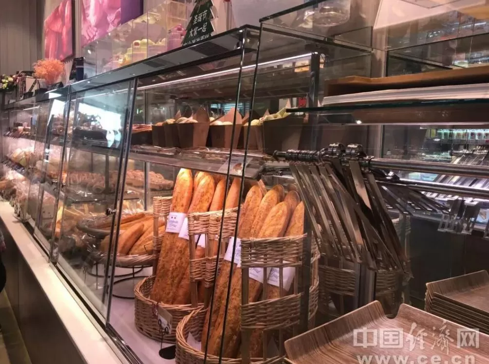 一小时售罄!年轻人涌入医院疯抢面包-第7张图片- 一小时售罄!年轻人涌入医院疯抢面包-第7张图片-