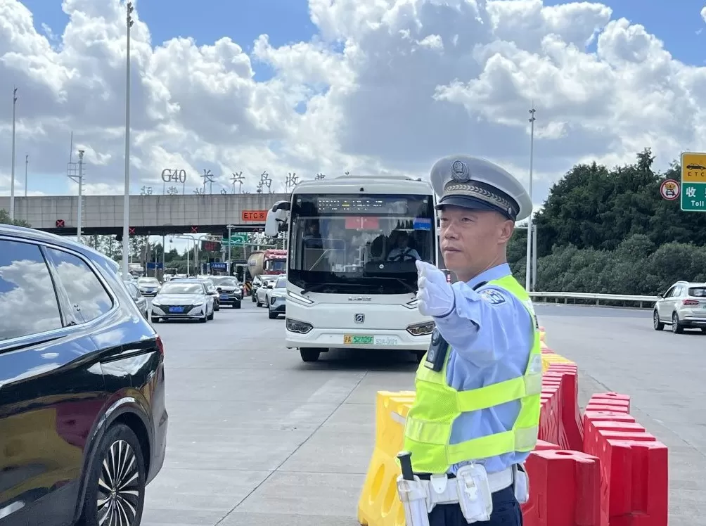 返程车流如约而至，今明两天将有超14万辆车经长江隧桥入沪-第1张图片-