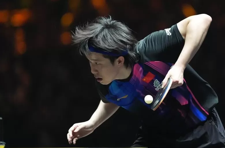 王楚钦成为首位世界排名积分破万的乒乓球男单选手-第1张图片-