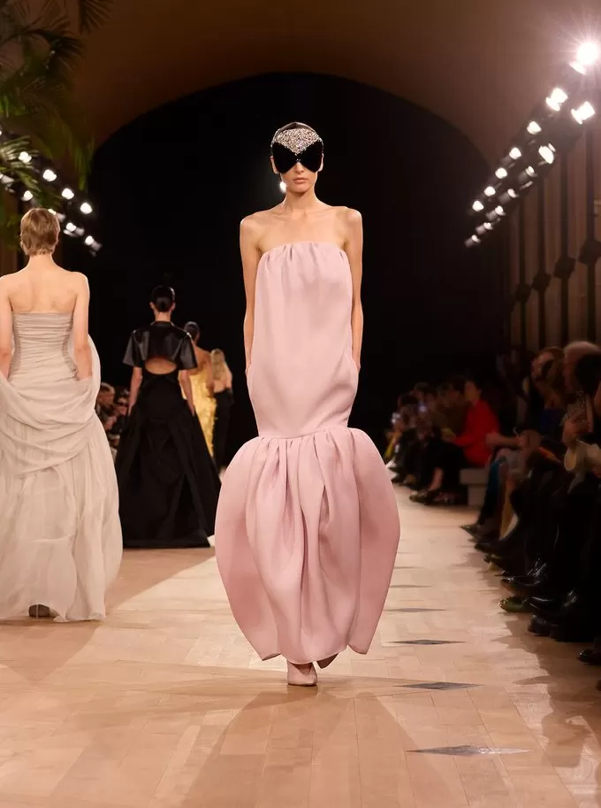 巴黎世家的新反叛-第9张图片-