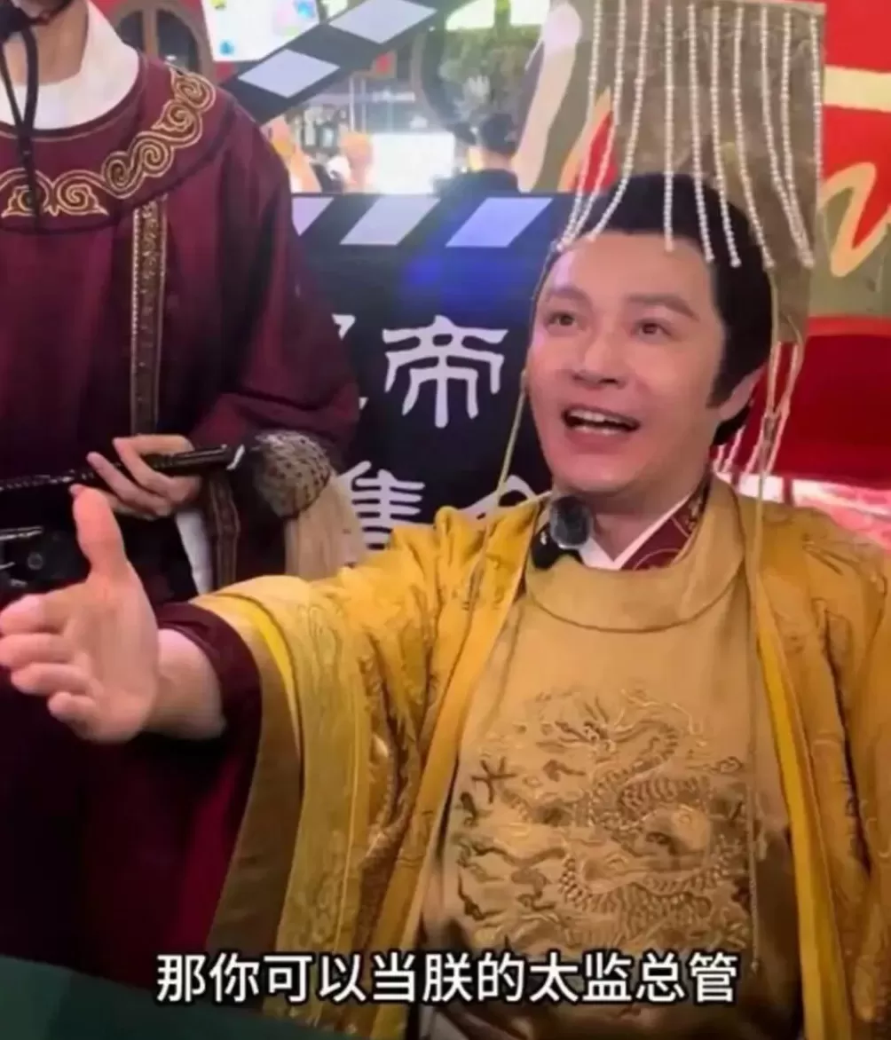 缺钱的明星，挤满景区-第3张图片-