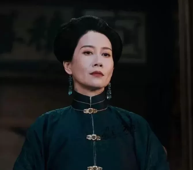 缺钱的明星，挤满景区-第21张图片-