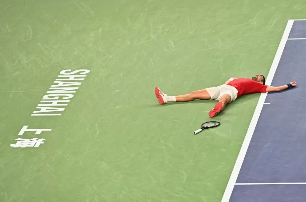 体坛联播｜德约苦战晋级上海站八强，C罗获葡萄牙环球声望奖-第1张图片-