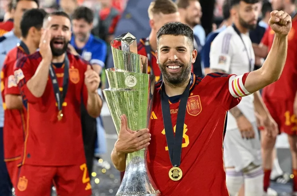 体坛联播｜德约苦战晋级上海站八强，C罗获葡萄牙环球声望奖-第3张图片-