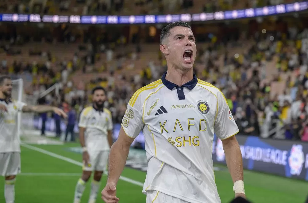 体坛联播｜德约苦战晋级上海站八强，C罗获葡萄牙环球声望奖-第2张图片-