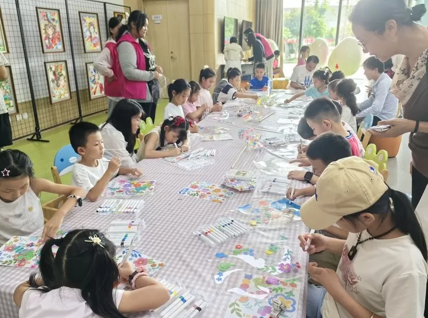 江西省图书馆：国庆 “游园” 成新宠，书香里解锁过节新方式-第6张图片-