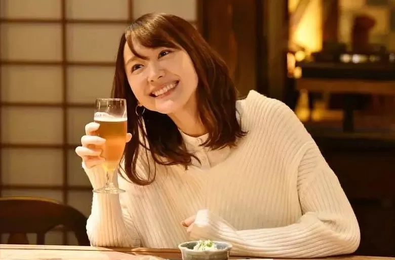 酒店里，挤满了开房独处的已婚女性-第1张图片-