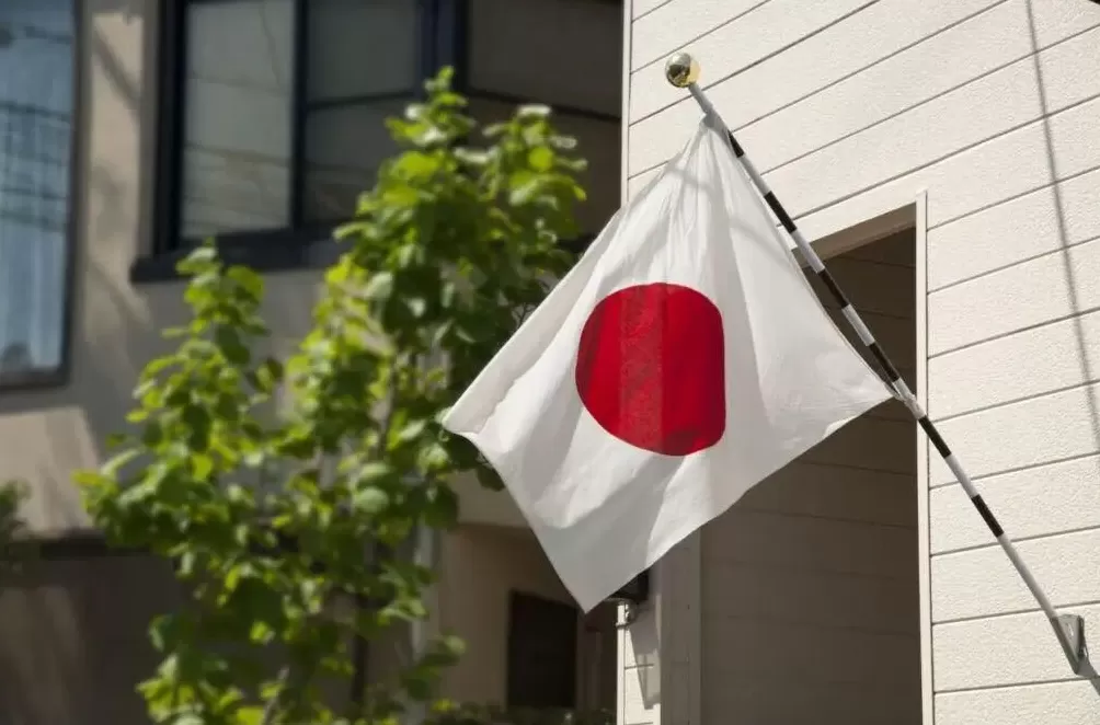 庚欣：高市早苗刚起步就踢到铁板，凸显日本四大悖论！-第2张图片-