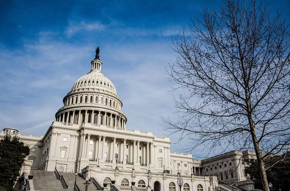 美参议院再次否决两党拨款法案，联邦政府继续停摆-第1张图片-