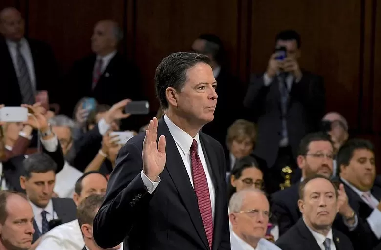 美联邦调查局前局长首次出庭拒不认罪-第1张图片-