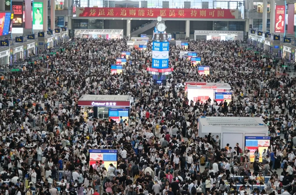 长三角铁路国庆假期发送旅客近3020万人次，单日客流创新高-第1张图片-