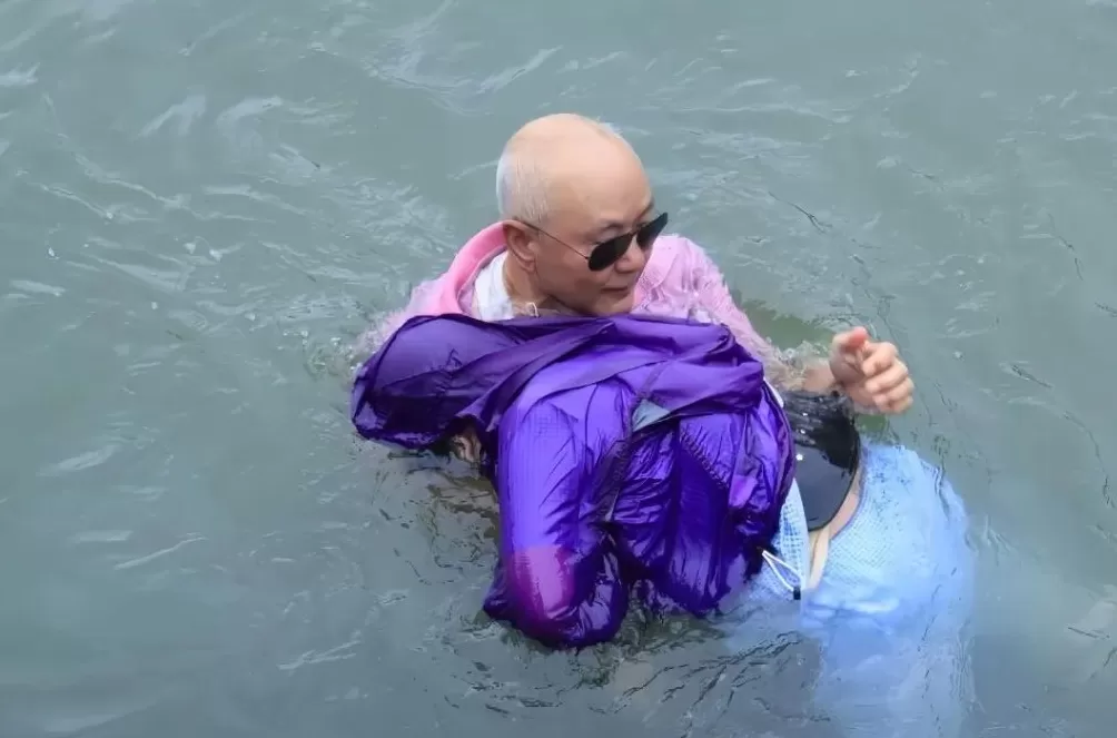 中央政法委发布见义勇为勇士榜，上海八旬救人老兵在列-第1张图片-