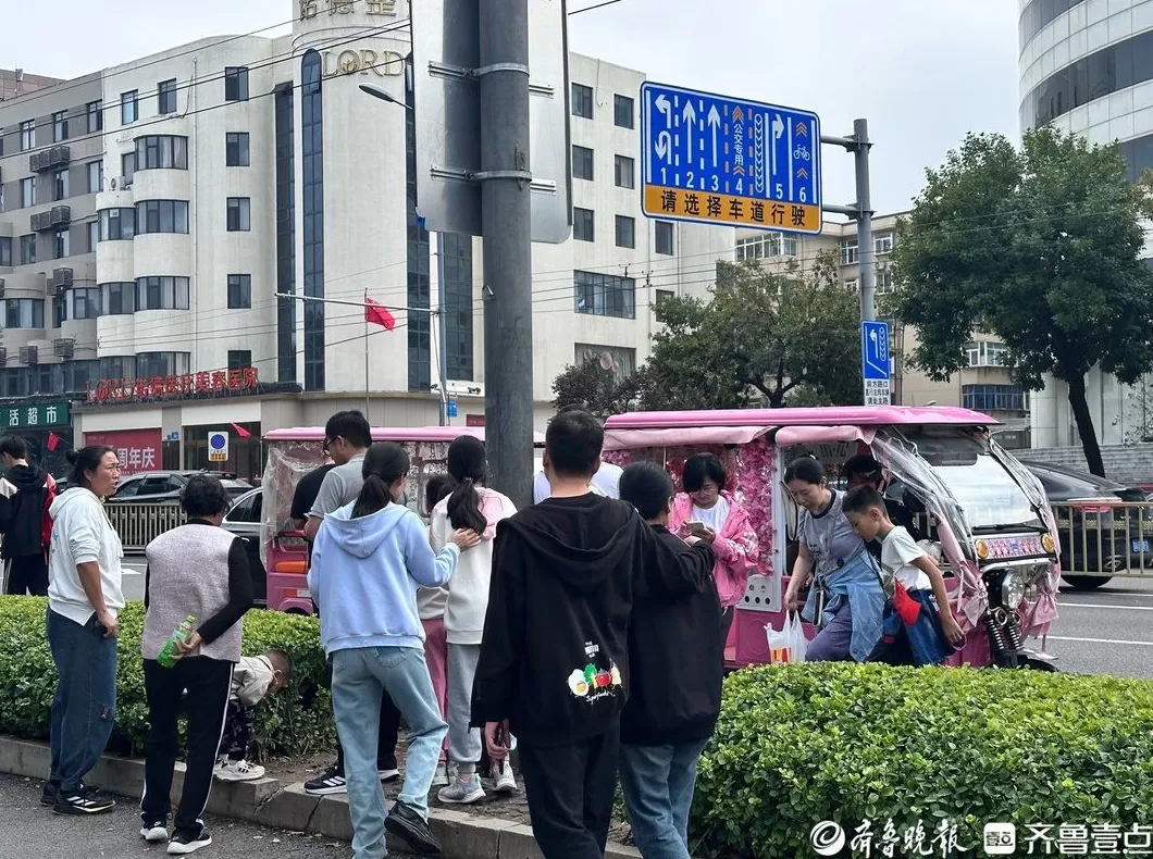 三问花车乱象①丨漫天要价、乱闯红灯，济南花车为何频频宰客？-第2张图片-