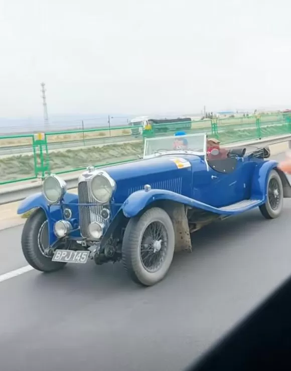 老外成青甘大环线“显眼包”：驾驶1929款劳斯莱斯幻影2代距今近百年-第4张图片-