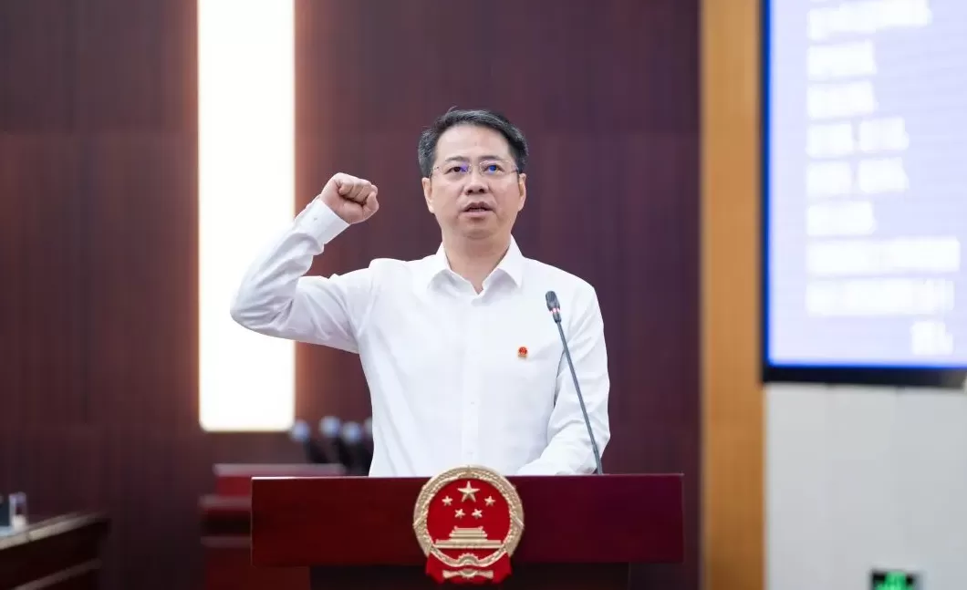 吕晨飞任上海崇明区副区长、代理区长-第1张图片-