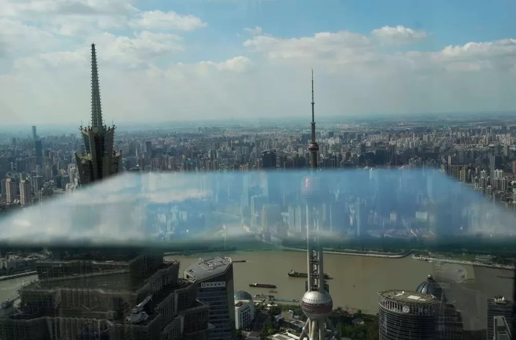 看展览｜陆元敏眼里的彩色上海：生活中好玩的东西都在细节里-第3张图片-