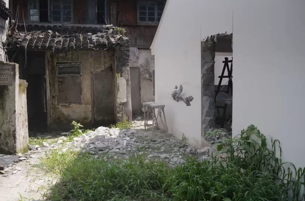 看展览｜陆元敏眼里的彩色上海：生活中好玩的东西都在细节里-第12张图片-