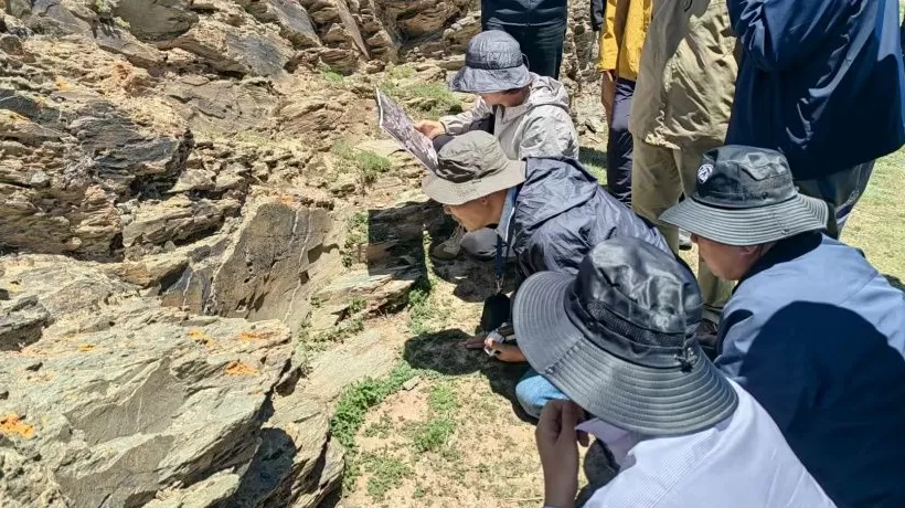 “秦始皇遣使采药昆仑石刻”保护升级,已列入青海省级文保单位名录-第1张图片- “秦始皇遣使采药昆仑石刻”保护升级,已列入青海省级文保单位名录-第1张图片-