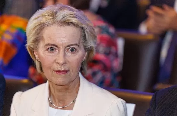 欧洲议会投票反对针对冯德莱恩的两项不信任动议-第1张图片-