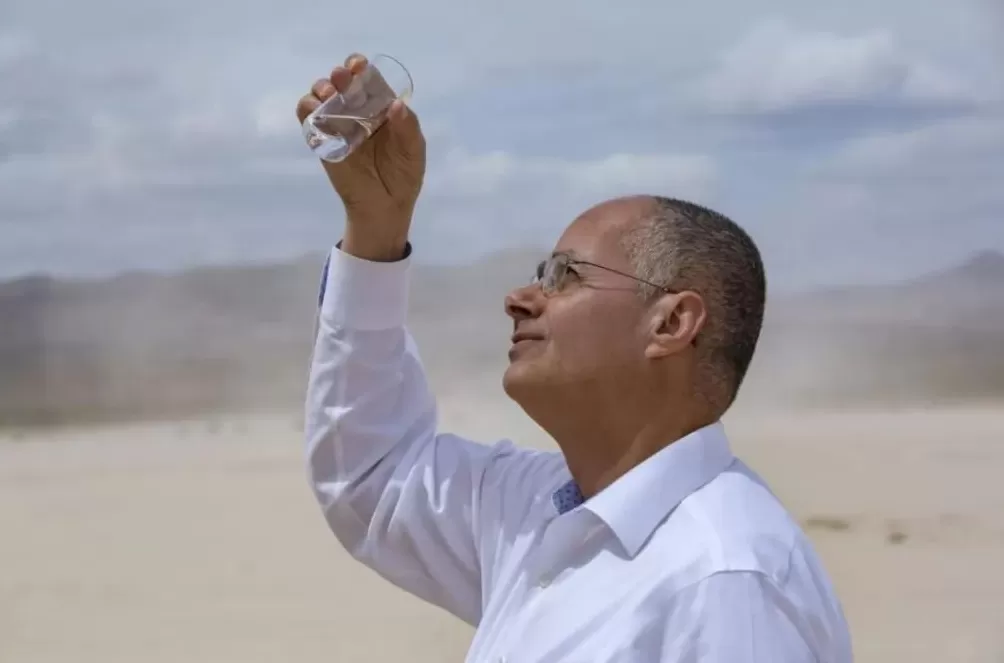 牛圈里的难民家庭，出了个诺贝尔奖得主-第9张图片-