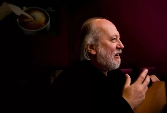 匈牙利作家拉斯洛·卡撒兹纳霍凯获得2025年诺贝尔文学奖-第1张图片-