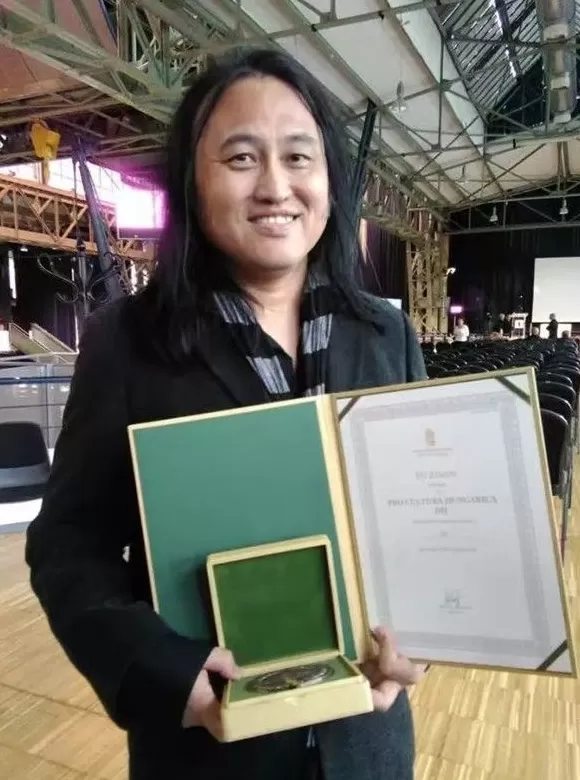 诺贝尔文学奖丨余泽民：拉斯洛·卡撒兹纳霍凯中文译者和好友-第2张图片-