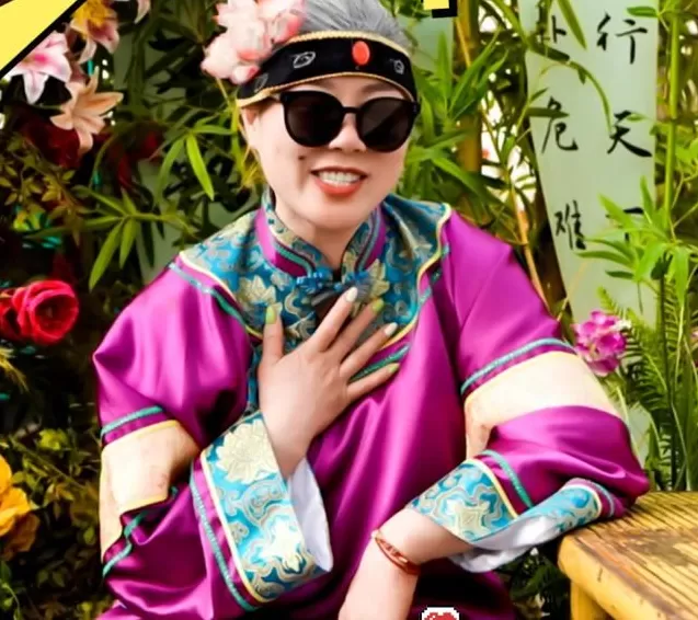 万岁山“顶流NPC”吕婆婆辞职？本人回应-第1张图片-