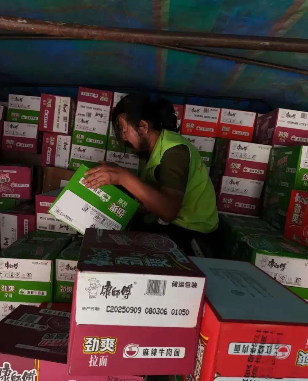 捐赠救灾物资走高速被收1180元，知名公益人士胡雷质疑广西高速-第1张图片-