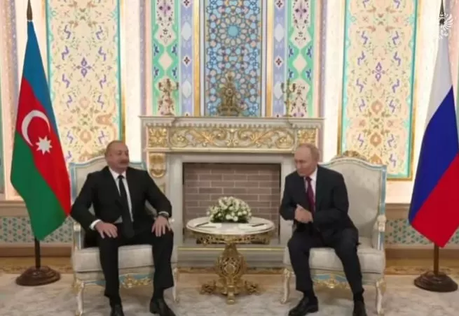 普京与阿利耶夫举行会谈讨论阿航客机失事事件-第1张图片-