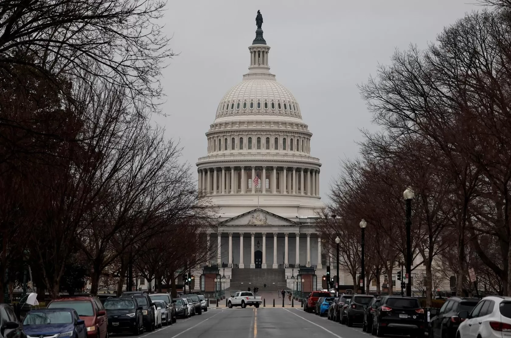 美参议院再次否决民主党版本临时拨款法案-第1张图片-
