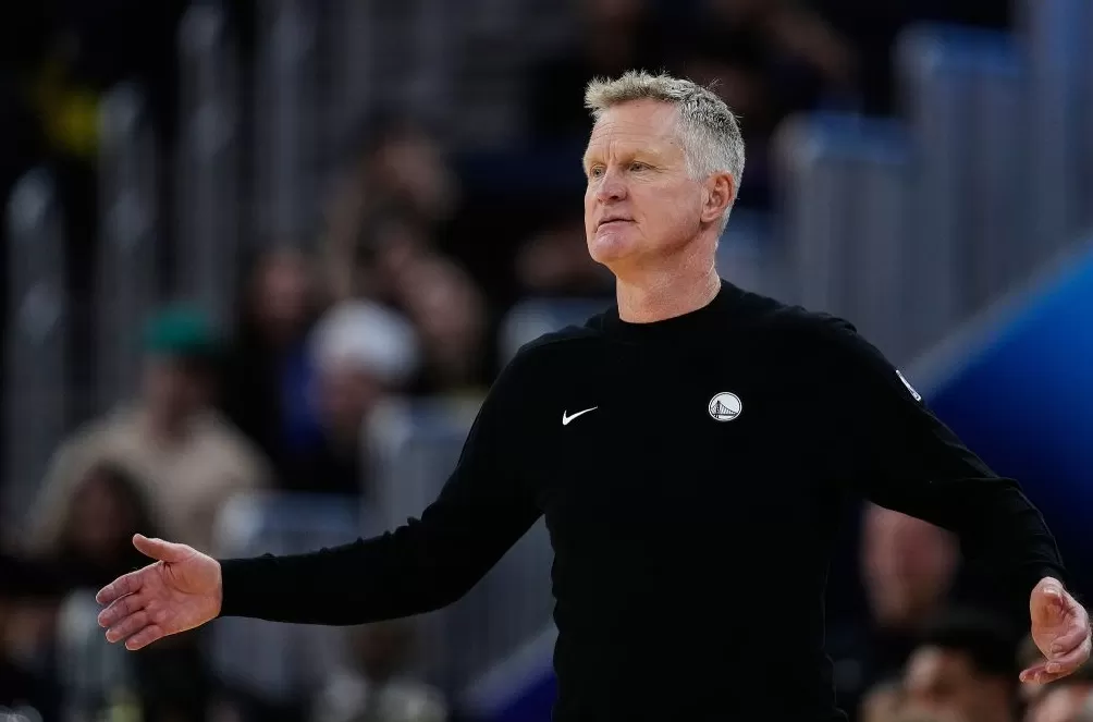 体坛联播｜詹姆斯生涯首次缺席揭幕战，科尔卸任美国男篮主帅-第2张图片-