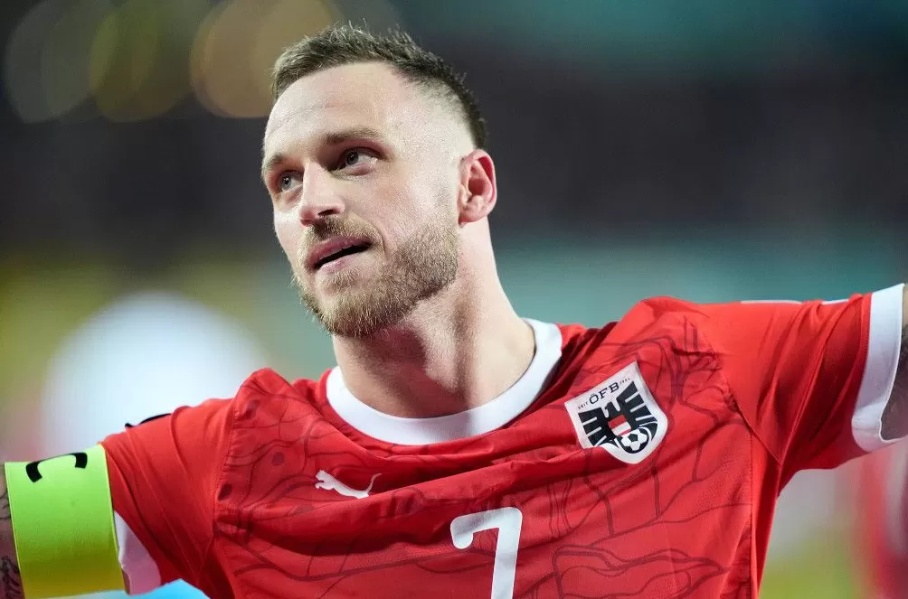 体坛联播｜詹姆斯生涯首次缺席揭幕战，科尔卸任美国男篮主帅-第5张图片-