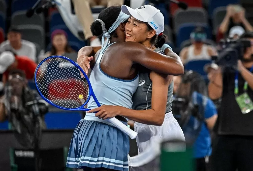 体坛联播｜詹姆斯生涯首次缺席揭幕战，科尔卸任美国男篮主帅-第7张图片-