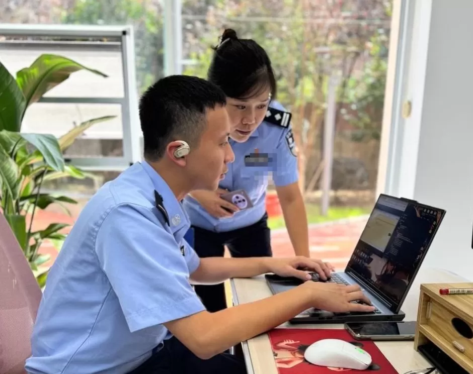 和女生去了趟图书馆，大二男生和妈妈3个月不说话！家有大学生，亲子关系也头疼-第2张图片-