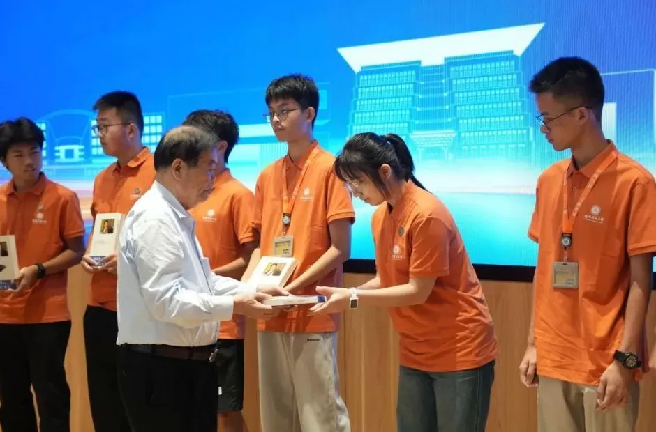 曹德旺称创办福耀科技大学已花费43亿，学生学费每年5600元，首届50名学生可全去福耀就业-第6张图片-