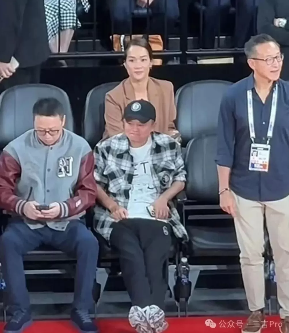 马云亲临现场观赛！NBA中国赛大佬云集-第2张图片-