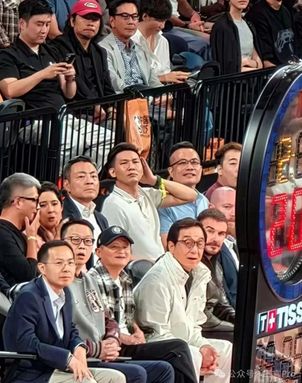 马云亲临现场观赛！NBA中国赛大佬云集-第4张图片-