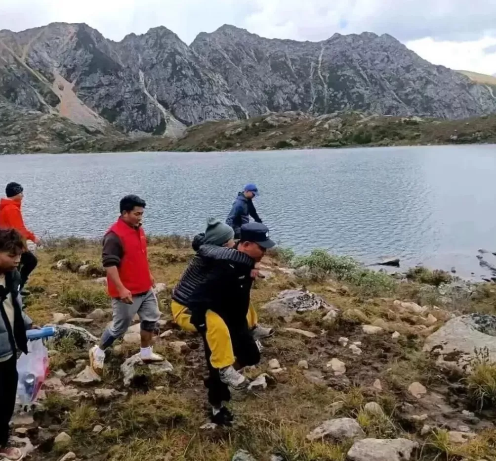 甘孜徒步女孩高反进ICU，户外运动为何险象环生？-第1张图片-