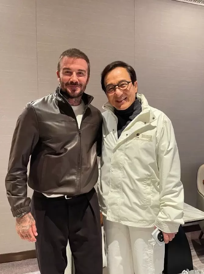 NBA中国赛打响，成龙晒与姚明、奥尼尔、贝克汉姆合照-第4张图片-