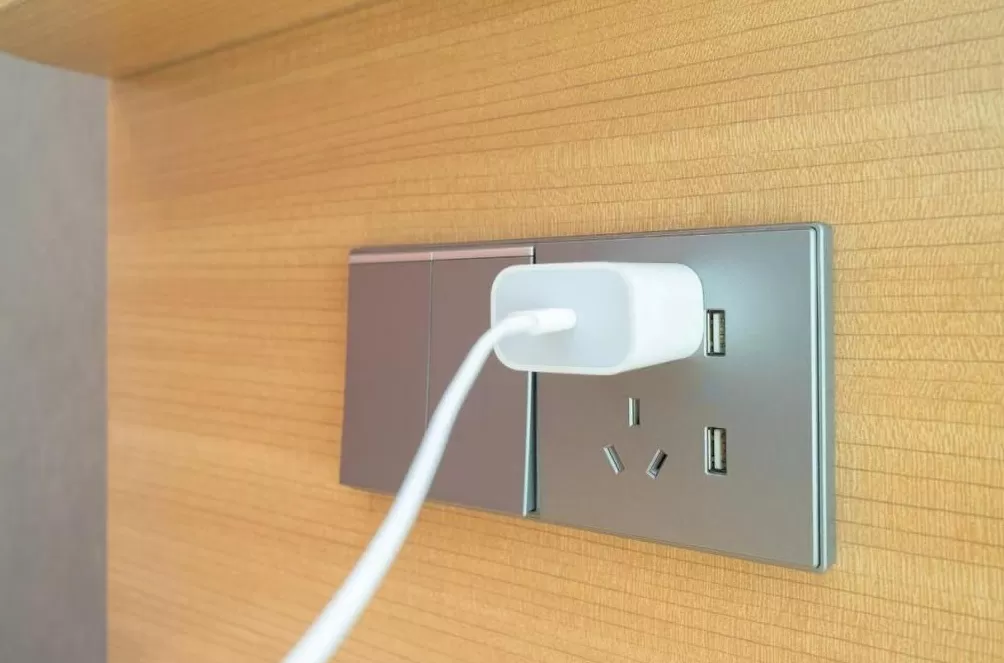 充电器一直不拔有多可怕不要再这样充电了-第1张图片-