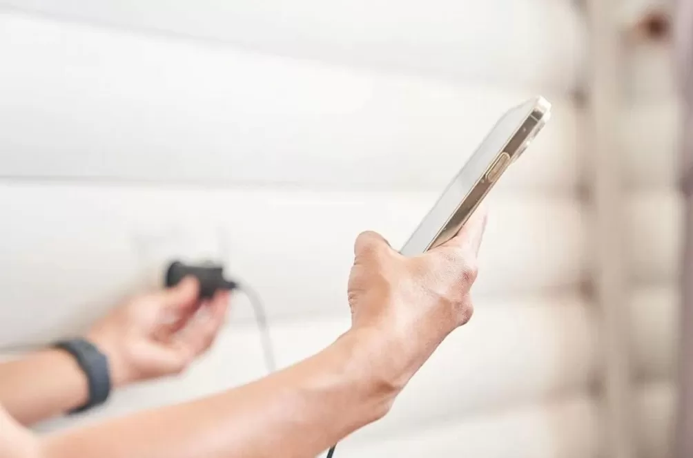 充电器一直不拔有多可怕不要再这样充电了-第2张图片-