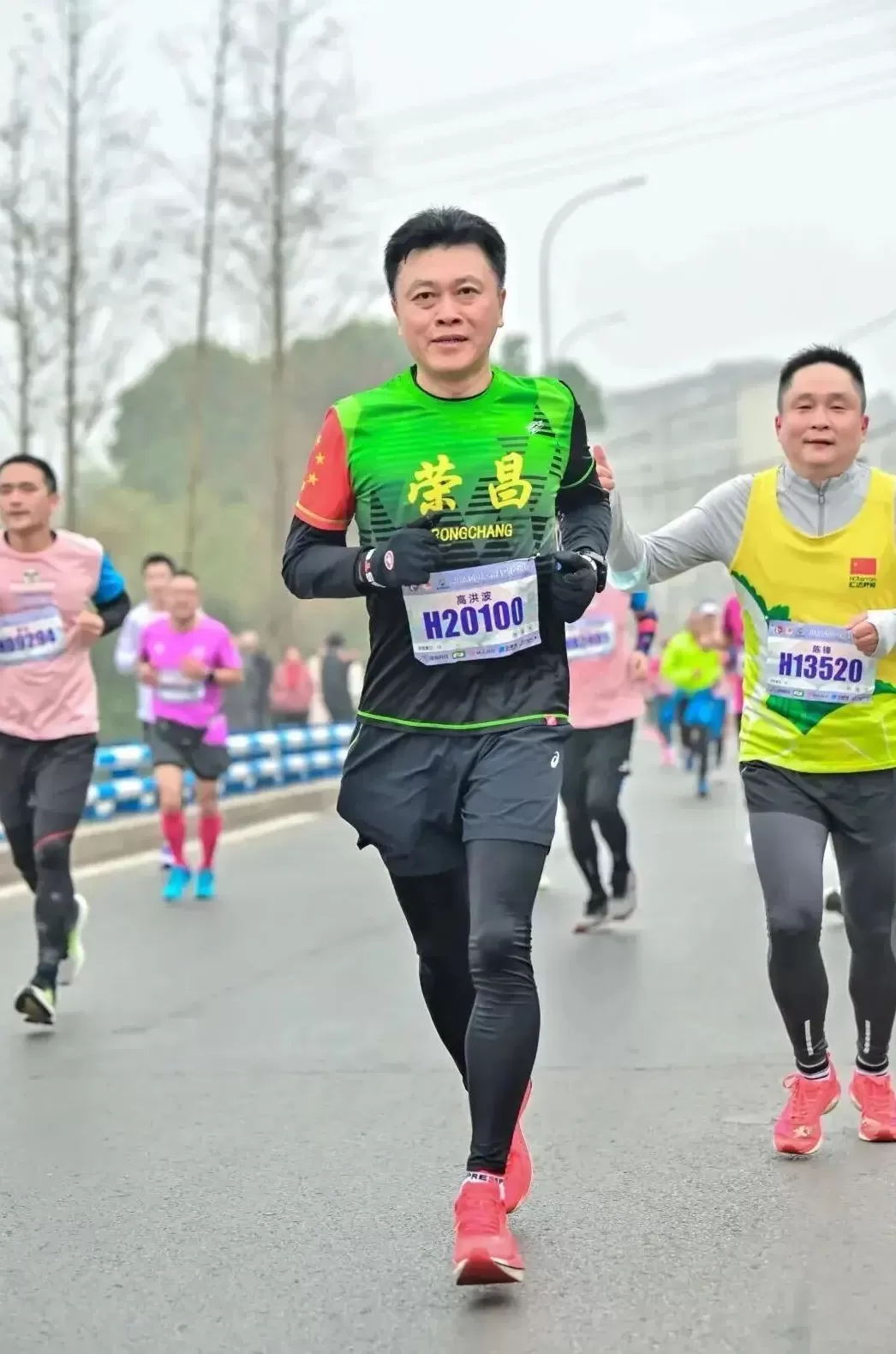 法学博士万容任重庆市荣昌区委书记，“网红书记”高洪波已到市政协任职-第2张图片-