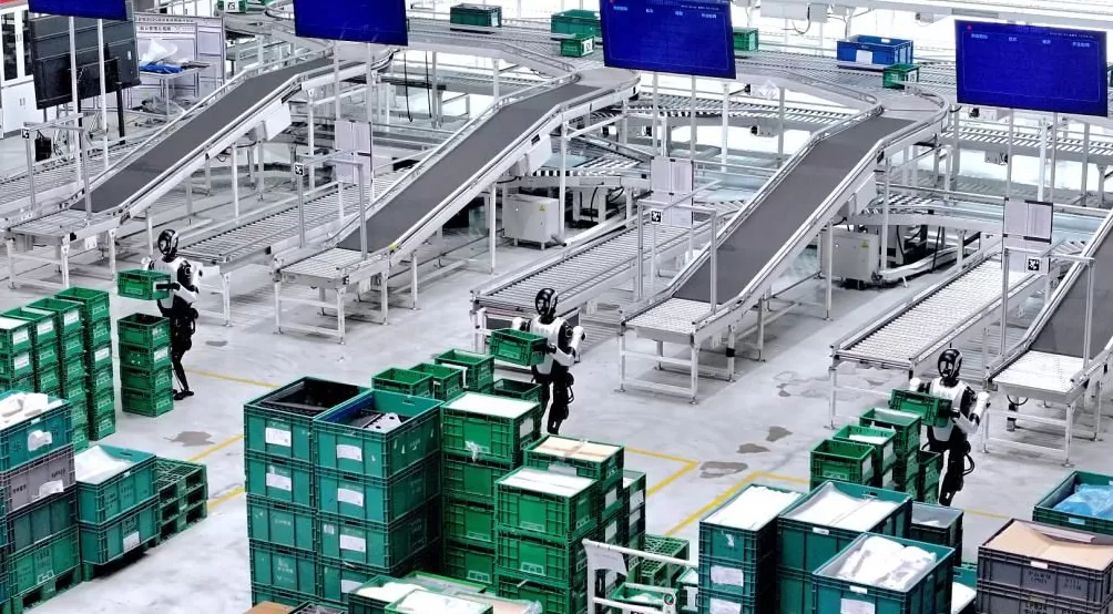 “夸父”走秀、Walker进厂、越疆破纪录，深圳机器人到底有多忙？|特区之特-第3张图片-