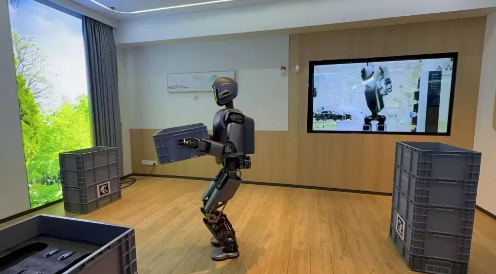 “夸父”走秀、Walker进厂、越疆破纪录，深圳机器人到底有多忙？|特区之特-第5张图片-