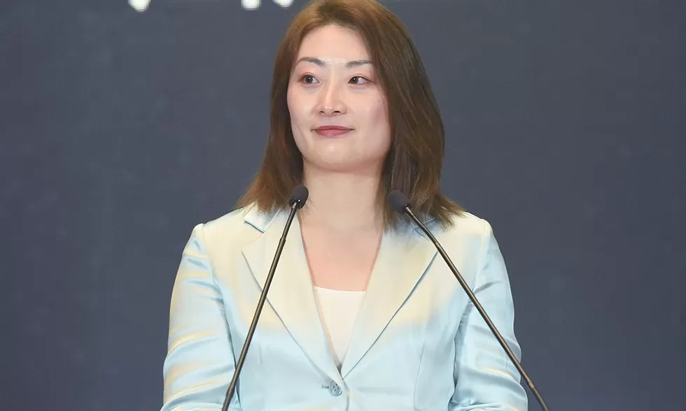 宗馥莉请辞这个月，娃哈哈经历了什么？-第3张图片-