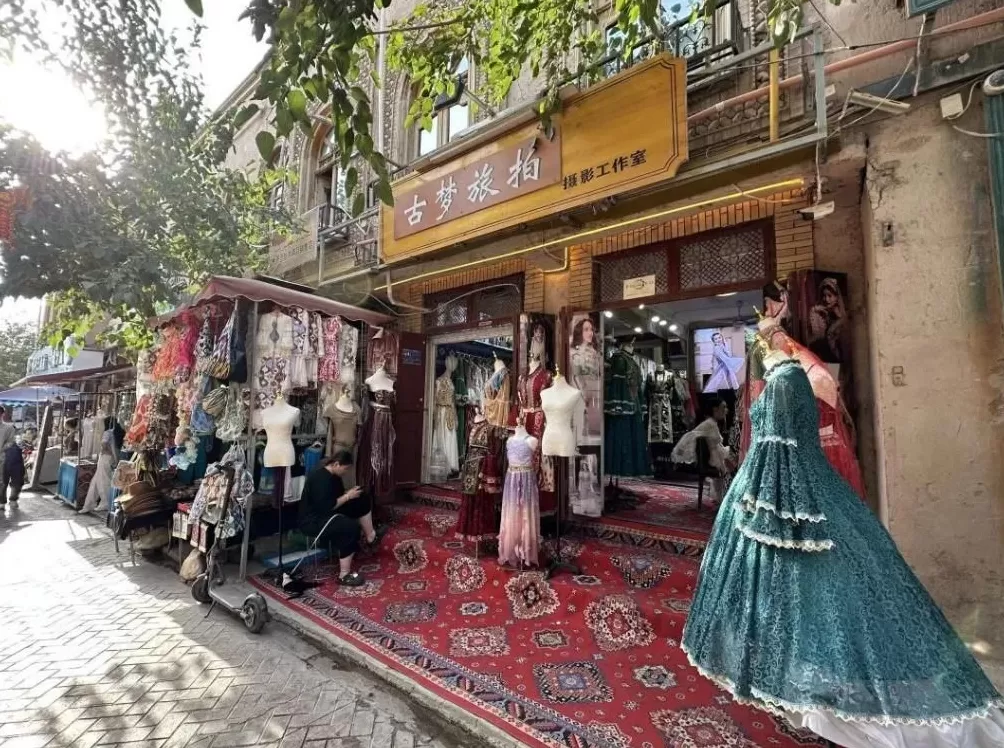 日收入可达万元？揭秘旅拍行业背后乱象-第1张图片-